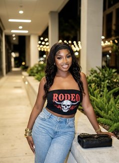 Mamah - escort in Lagos, Nigeria Photo 2 of 3