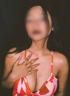 Mamta call girl cam Or meet - escort in Noida Photo 2 of 4