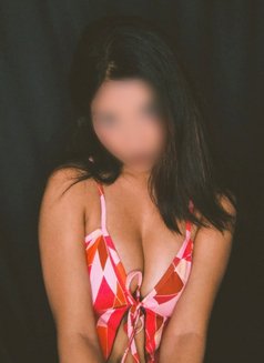 Mamta call girl cam Or meet - escort in Noida Photo 3 of 4