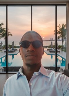 MAN. - Male escort in Mombasa Photo 4 of 4
