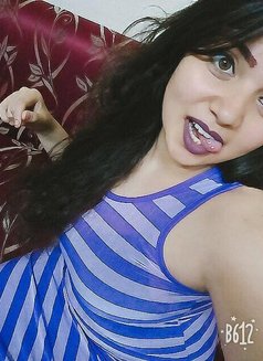 Manal - escort in Cairo Photo 3 of 6