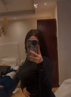 Manar Ehap - puta in Cairo Photo 3 of 3