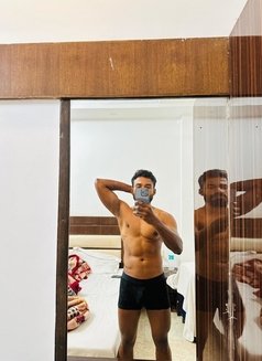 Manav - Acompañantes masculino in New Delhi Photo 2 of 3