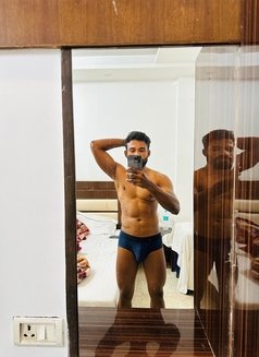 Manav - Acompañantes masculino in New Delhi Photo 3 of 3