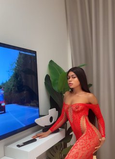 Mandy - puta in Dubai Photo 7 of 8