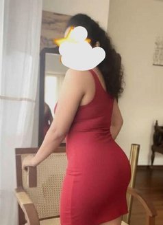 Maneesha Shruthi Wellawatta. - puta in Colombo Photo 4 of 6