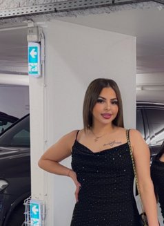 Manel - escort in Paris Photo 8 of 13