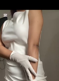 Manesha - escort in Colombo Photo 3 of 3
