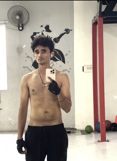 Mani - Acompañantes masculino in Coimbatore Photo 2 of 5