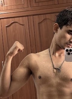 Mani - Acompañantes masculino in Coimbatore Photo 3 of 5