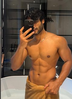 Mani - Male escort in Mumbai Photo 1 of 1