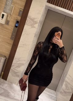 Mania - escort in Dubai Photo 1 of 4