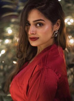 Manika - escort in Hong Kong Photo 3 of 4