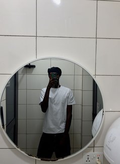 Manil - Acompañantes masculino in Nairobi Photo 1 of 2