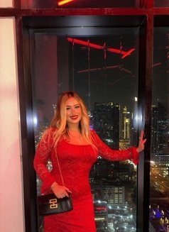 Mimi full service - escort in Dubai Photo 5 of 6