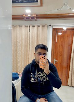 Manish - Male escort in New Delhi Photo 4 of 6
