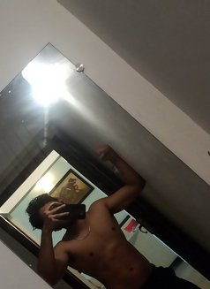 Manish Dare for couples & Girls - Male escort in Candolim, Goa Photo 7 of 17