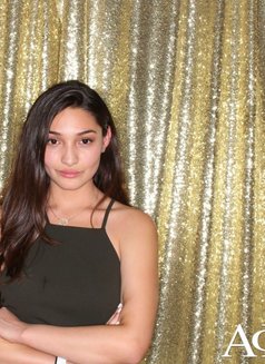 Manisha - escort in Sharjah Photo 2 of 3