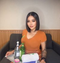 Nadia VIP Comeplete with massage table - puta in Riyadh