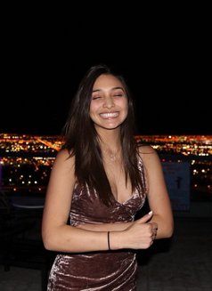 Manju - puta in Dubai Photo 1 of 7