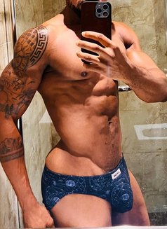 Manly hot - Male escort in Riyadh Photo 9 of 12