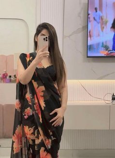 Mannat New Model in JVC - escort in Dubai Photo 7 of 8