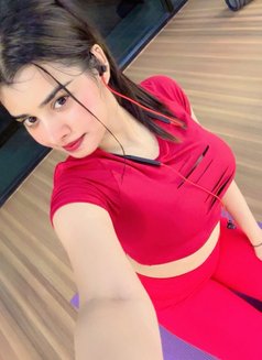 Mannat - puta in Dubai Photo 1 of 6