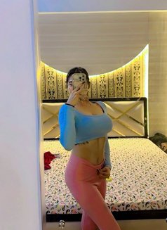 Mannat - puta in Ras al-Khaimah Photo 7 of 7