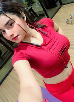 Mannat - puta in Sharjah Photo 2 of 7