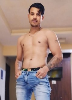 MANNU ESCORT FOR COUPLES N BOYS - Acompañantes masculino in Kolkata Photo 25 of 26