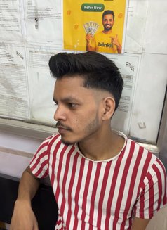 Mannu - masseur in New Delhi Photo 3 of 3