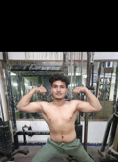 Mannu Vaishnav - Male escort in New Delhi Photo 2 of 4