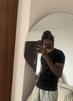 Manny - Acompañantes masculino in Lagos, Nigeria Photo 4 of 6