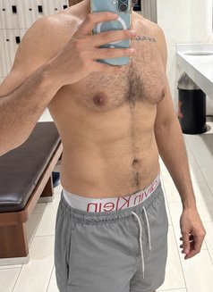 Mano - Acompañantes masculino in Al Manama Photo 7 of 9