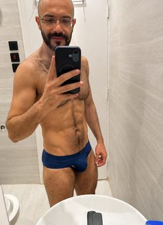 Mano - Acompañantes masculino in Riyadh Photo 8 of 11