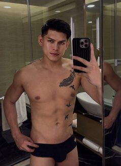 MANofCLASSZ - Acompañantes masculino in Kuala Lumpur Photo 8 of 11