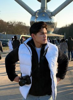 MANofCLASSZ - Male escort in London Photo 12 of 13