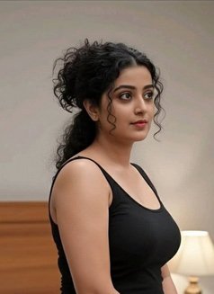 Manshi - escort in Mauritius Photo 3 of 3