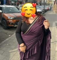 My name manshi I am independent cam meet - escort in New Delhi