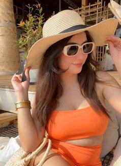 Mansi - escort in Dubai Photo 2 of 4