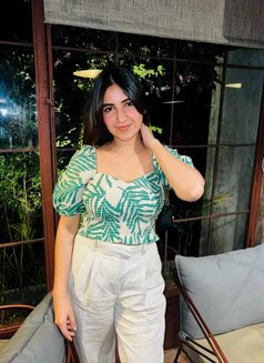 Mansi - puta in Pune Photo 2 of 4