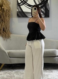 Mansi - escort in Vadodara Photo 1 of 2