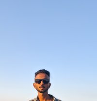 Manthan the King - Acompañantes masculino in Vadodara