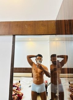 Manav - Acompañantes masculino in Chennai Photo 1 of 5