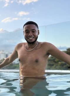 Manuel - Male escort in Nairobi Photo 3 of 5