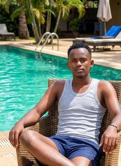 Manuel - Male escort in Nairobi Photo 2 of 4