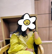 Manvi - escort in New Delhi