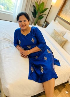 Manvi - escort in Pune Photo 1 of 4