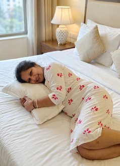 Manvi - escort in Pune Photo 3 of 4