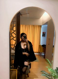 Manvi Singh - puta in New Delhi Photo 3 of 6